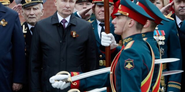 Ο Πούτιν αυξάνει τον στρατό της χώρας του κατά 140.000 ενόπλους – Πόσοι έχουν σκοτωθεί στην Ουκρανία