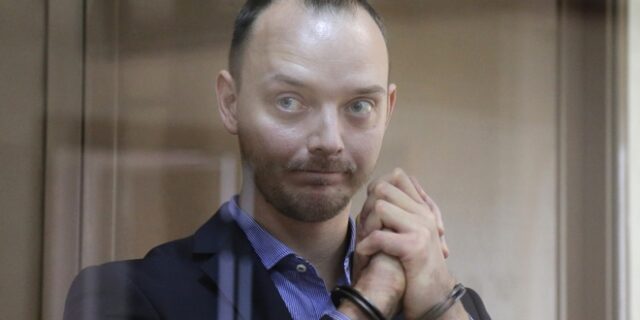 Ρωσία: Ποινή κάθειρξης 24 ετών στον πρώην δημοσιογράφο Ιβάν Σαφρόνοφ για “εσχάτη προδοσία”