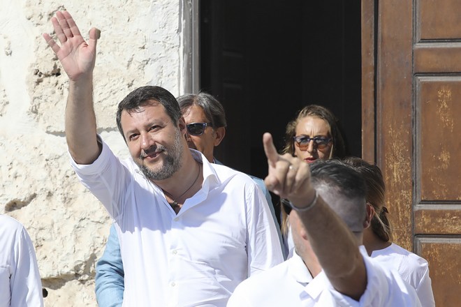 Ιταλία: Κέντρο και άκρα δεξιά “φαβορί” των βουλευτικών εκλογών