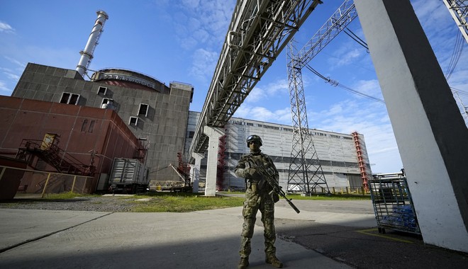 Ουκρανία: Αγωνία για τον σταθμό της Ζαπορίζια – “Υπάρχει κίνδυνος πυρηνικής καταστροφής”