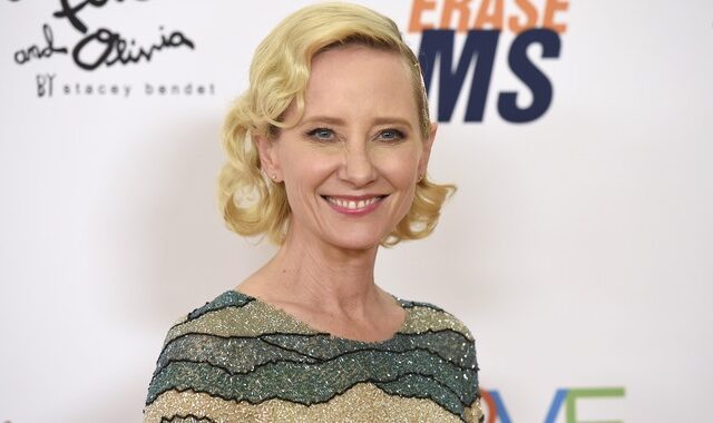 Anne Heche: “Δεν θα τα καταφέρει” – Το σπαρακτικό μήνυμα της οικογένειάς της μετά το τροχαίο