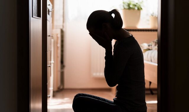 Βόλος: Σε ασφαλή χώρο η 26χρονη που έπεσε θύμα ενδοοικογενειακής βίας