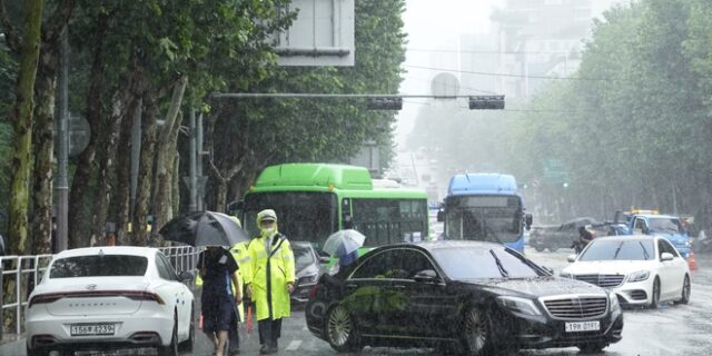 Νότια Κορέα: Νεκροί, τραυματίες κι αγνοούμενοι από σφορδή κακοκαιρία