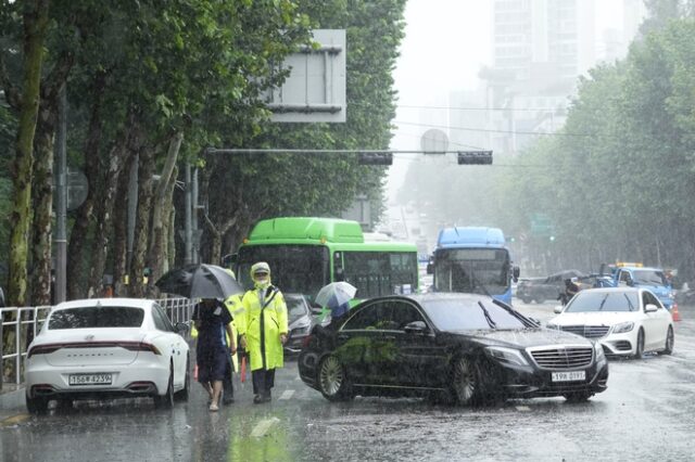 Νότια Κορέα: Νεκροί, τραυματίες κι αγνοούμενοι από σφορδή κακοκαιρία