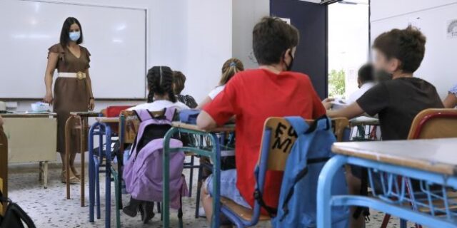 Κορονοϊός: Με ιδιαίτερη προσοχή το άνοιγμα των σχολείων – Τι θα γίνει με τις μάσκες