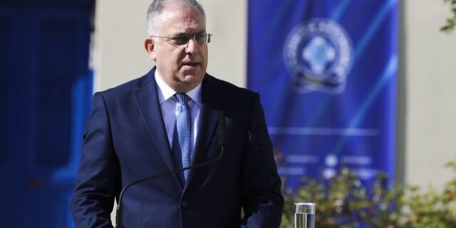 Θεοδωρικάκος για αθλητική βία: “Όλα τα εισιτήρια θα είναι ηλεκτρονικά και ονομαστικοποιημένα”