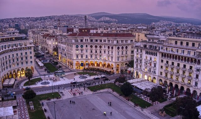 Θεσσαλονίκη: Τελετές με εξορκισμούς στην πλατεία Αριστοτέλους