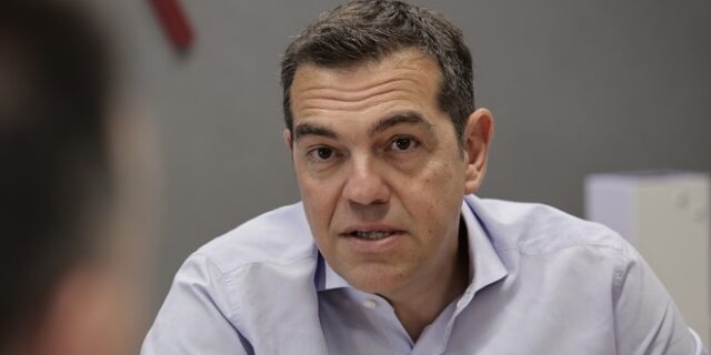 Τσίπρας: Συνάντηση με δημοσιογραφικές ενώσεις για τους εργαζόμενους στα κανάλια – “Άλλο ένα δώρο του Μητσοτάκη”