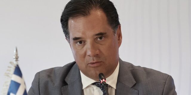 Άδωνις Γεωργιάδης για ρεύμα: “Οι αυξήσεις μάς αναγκάζουν να αλλάξουμε προτεραιότητες στα μέτρα”