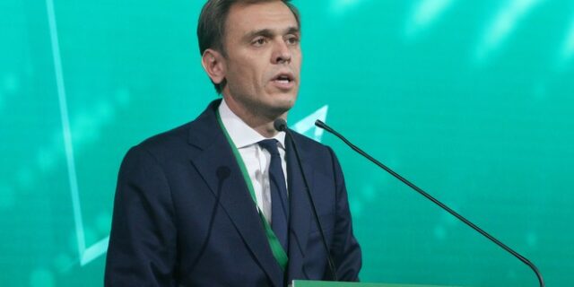 Δημήτρης Μάντζος: “Η Ολομέλεια δεν μπορεί να συζητά επί ανυπόστατων φημών – Να ενημερωθεί η Βουλή”