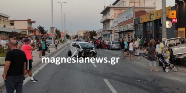 Βόλος: Δύο τραυματίες σε καραμπόλα με τέσσερα οχήματα – Σε σοβαρή κατάσταση ο ένας οδηγός
