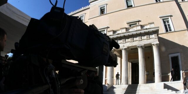 Οι υποκλοπές έφτασαν στο Reuters: “Η ΕΥΠ παραδέχεται παρακολουθήσεις δημοσιογράφων”