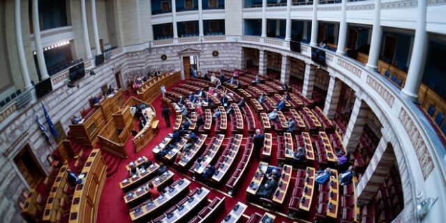 Το παιχνίδι με τον Κασιδιάρη και η πλαστή αυτοδυναμία…