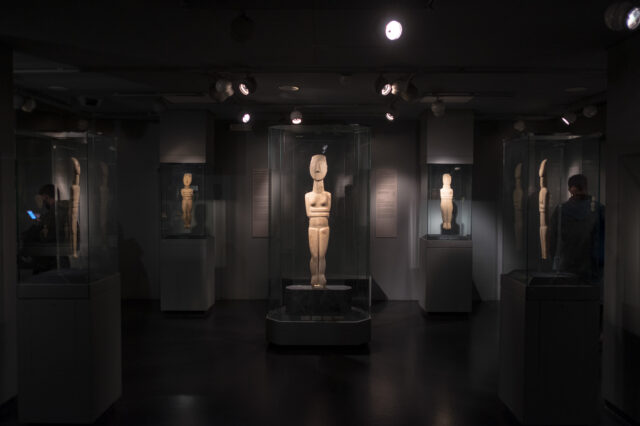 Χρήστος Τσιρογιάννης για ΜΕΤ: “Το ΥΠΠΟ έπρεπε να αποφύγει τη συνεργασία με ένα μουσείο απ’ όπου συνεχώς κατάσχονται παράνομες αρχαιότητες”