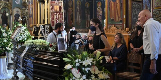 Ειρήνη Παπά: Το τελευταίο αντίο στη σπουδαία ηθοποιό