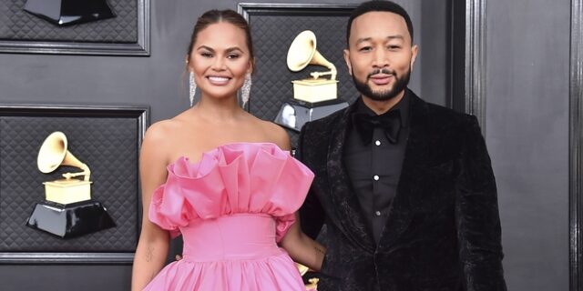 Chrissy Teigen: Αποκαλύπτει πως δεν απέβαλε στο τρίτο της παιδί – “Είχα κάνει άμβλωση”