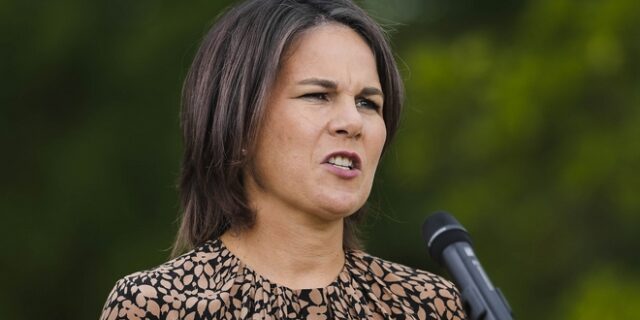 Η Μπέρμποκ αναζητά τρόπους για να λογοδοτήσει ο Πούτιν στο Διεθνές Δικαστήριο της Χάγης