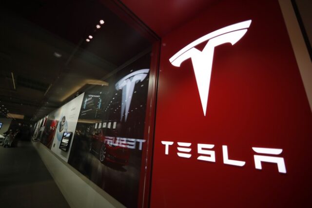 Η Tesla ανακαλεί περισσότερα από 1 εκατ. οχήματα λόγω “θεμάτων ασφαλείας”