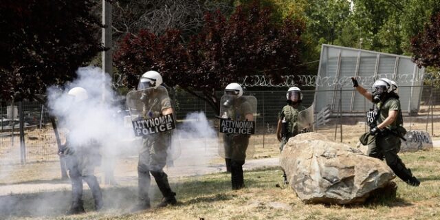 Θεσσαλονίκη: Επεισόδια, χημικά και δύο συλλήψεις στο ΑΠΘ – Τραυματίστηκε φοιτητής