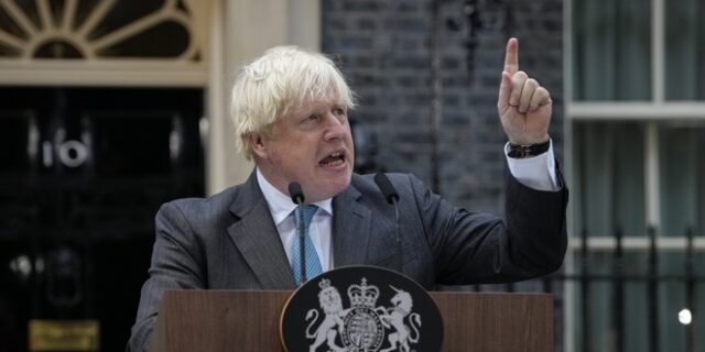 Βρετανία: Παρέδωσε την “σκυτάλη” ο Τζόνσον στην Τρας