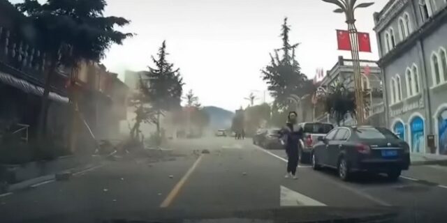 Σεισμός στην Κίνα: Αυξάνεται ο αριθμός των νεκρών – Η στιγμή που 6,6 Ρίχτερ χτυπούν τη Σετσουάν