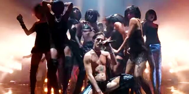 Maneskin: Δείτε το βίντεο με την εμφάνισή τους στα MTV VMAs χωρίς τη λογοκρισία