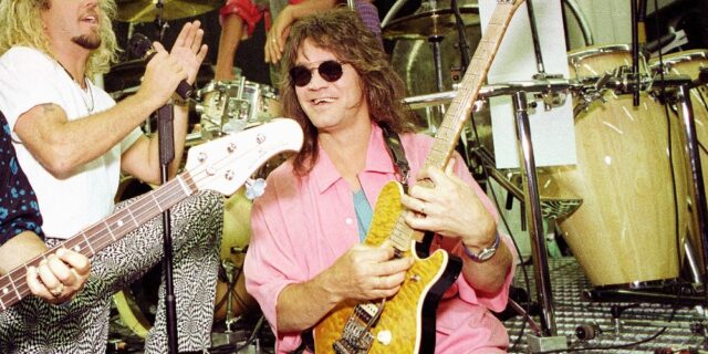 Τραγούδι αφιερωμένο στον Eddie Van Halen κυκλοφόρησαν οι Red Hot Chili Peppers