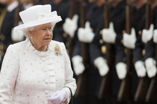Θάνατος βασίλισσας Ελισάβετ: Θρήνος στη Βρετανία – Ο Κάρολος ανακηρύσσεται επισήμως βασιλιάς