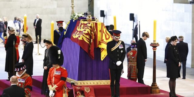 Ελισάβετ: Υψηλοί προσκεκλημένοι φτάνουν στο Λονδίνο για την κηδεία της Βασίλισσας
