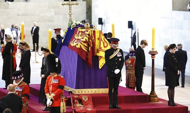 Ελισάβετ: Υψηλοί προσκεκλημένοι φτάνουν στο Λονδίνο για την κηδεία της Βασίλισσας