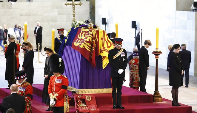 Ελισάβετ: Υψηλοί προσκεκλημένοι φτάνουν στο Λονδίνο για την κηδεία της Βασίλισσας