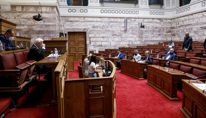 Στρίβειν δια του απορρήτου επιχειρεί ξανά η ΝΔ στη Βουλή για τις υποκλοπές