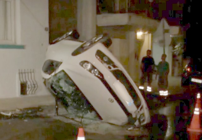 Θεσσαλονίκη: Αυτοκίνητο ντεραπάρισε και δέθηκε σε συρματόσχοινο της ΔΕΗ