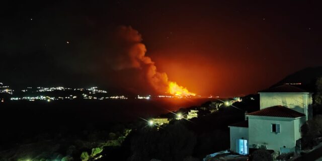 Μεγάλη φωτιά στο Λιβάδι Κεφαλονιάς