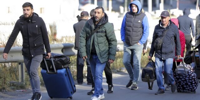 Ρωσία: Αναπτύσσει στρατιωτικές δυνάμεις στα σύνορα με τη Γεωργία, εν μέσω διαφυγής