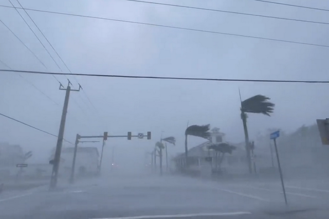 Τυφώνας Ίαν: Πλησιάζει απειλητικά τη Φλόριντα – Προειδοποιήσεις για “ιστορική” καταιγίδα