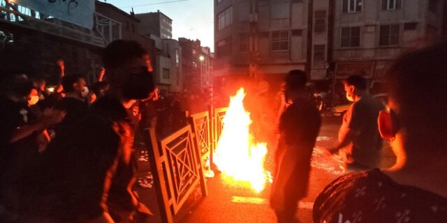 “Βράζει” το Ιράν: Αναφορές για τουλάχιστον 54 νεκρούς – Ζητά εξηγήσεις από Βρετανία και Νορβηγία