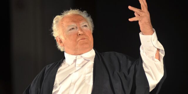 Κώστας Καζάκος: Ένας σπουδαίος θεατράνθρωπος στην αιωνιότητα – Οι ρόλοι και το θεατρικό του αποτύπωμα