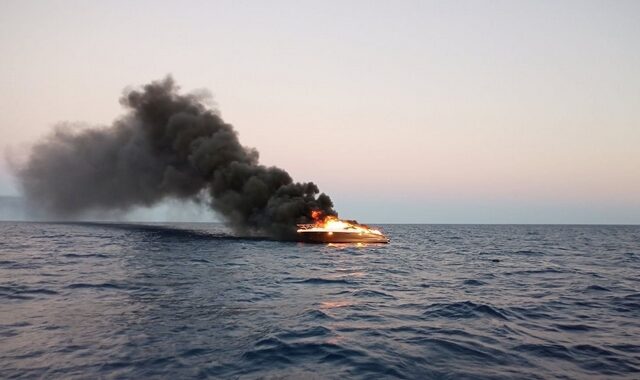 Κεφαλονιά: Σκάφος βυθίστηκε μετά απο φωτιά – Σώθηκαν οι επιβαίνοντες