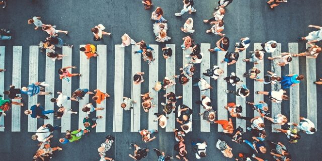 Οι θεωρίες συνωμοσίας για τον κορονοϊό βλάπτουν τη δημόσια υγεία