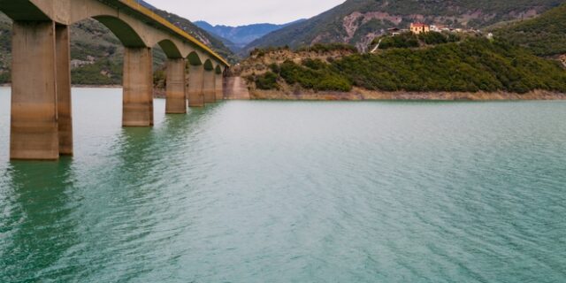 Ευρυτανία – Εξαφάνιση 48χρονης: Νέα βουτιά των βατραχανθρώπων στη Λίμνη Κρεμαστών