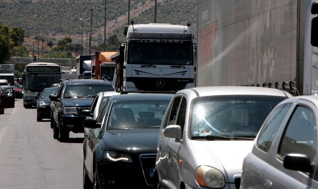 Κυκλοφοριακές ρυθμίσεις στη λεωφόρο Αθηνών μέχρι και τις 28 Οκτωβρίου