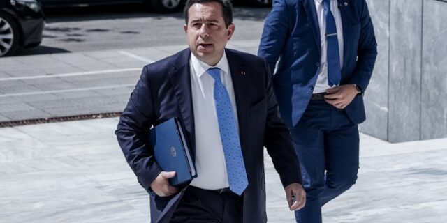 Στον Άρειο Πάγο ο Ν. Μηταράκης για τους 38 πρόσφυγες στη νησίδα του Έβρου