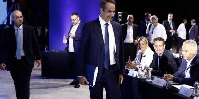 Πολιτική ανικανότητα, ηθική έκπτωση, πολιτειακή αναξιότητα