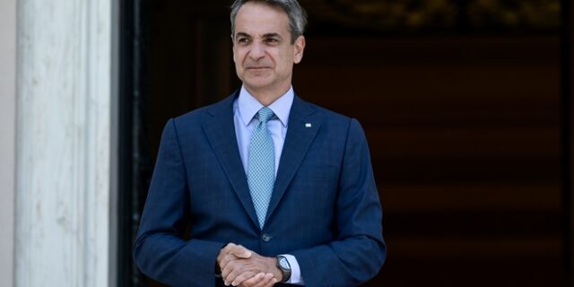 Το ΠΑΣΟΚ φέρνει σε αμηχανία το Μαξίμου