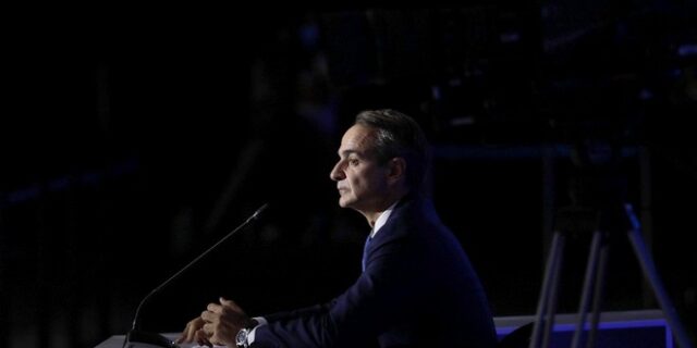 Η νέα εθνικοφροσύνη: “Αποκηρύσσω μετά βδελυγμίας την αντιπολίτευση”