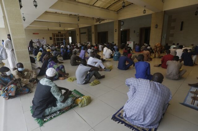 Νιγηρία: Ένοπλοι απήγαγαν πιστούς στη διάρκεια προσευχής