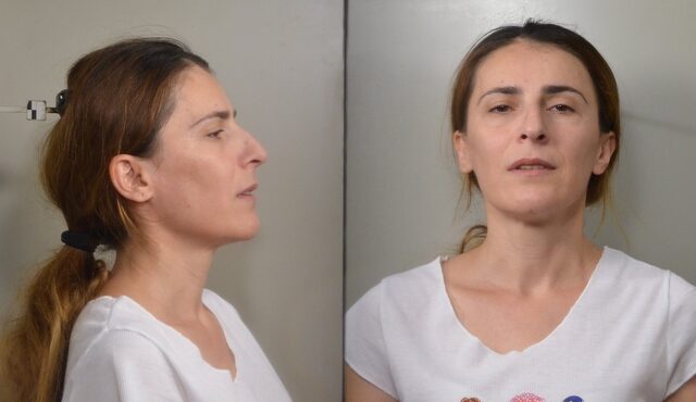 Αυτή είναι η 40χρονη οικιακή βοηθός που “ξάφριζε” σπίτια στα Νότια Προάστια