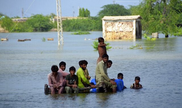 Καταστροφικές πλημμύρες στο Πακιστάν: Κίνδυνος για την εξάπλωση ασθενειών
