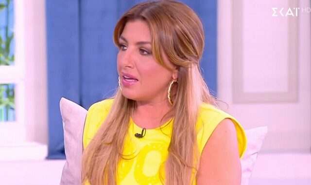 Έλενα Παπαρίζου: Η αποκάλυψη για τη σχέση της και το “κατηγορώ” για το ξύλο στα MAD VMA
